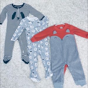 Lot of 3 like new boys sleepers. Size 9mo